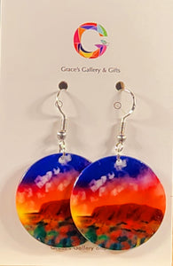 Uluru round natural shell earrings